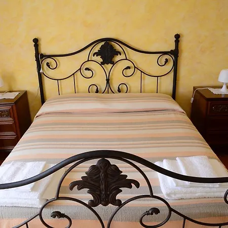 Couette-café Bed And Breakfast Falconeria Balestrate